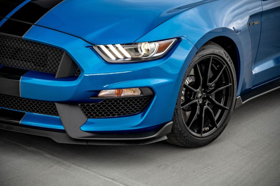Детали экстерьера Shelby GT350 2018 года  (фото 23 из 40)